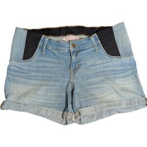 Stylish Comfort: Ingrid & Isabel Maternity Denim Shorts - Size 8